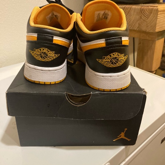 Air Jordan 1 low - Picture 2 of 13
